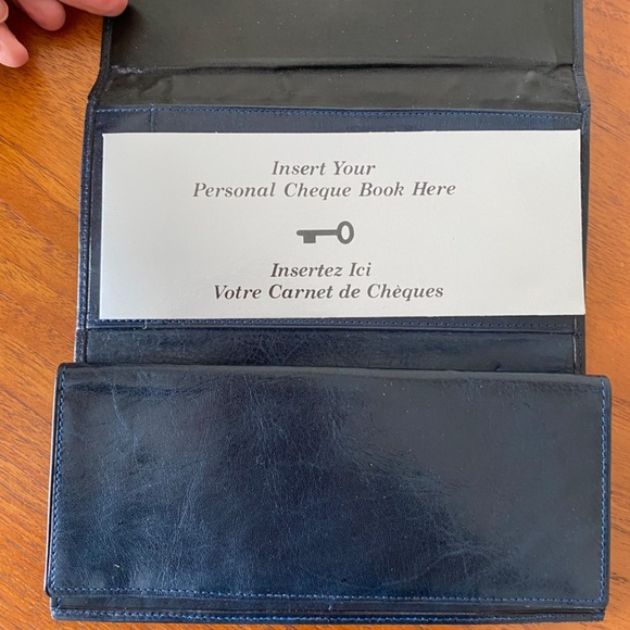 Rare Pedano Canada Womans Navy Leather Wallet - Picture 6 of 8